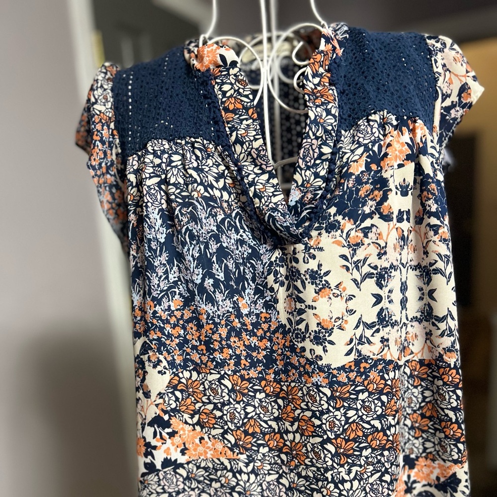 New Liberty Love Women's Plus Size 1XL Navy Blue Floral Blouse Causal Shirt Top